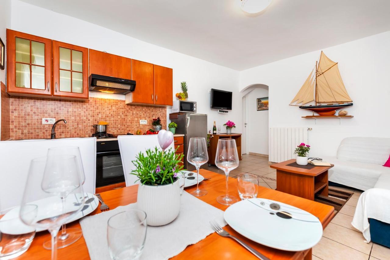 Apartment&Rooms Graciela Rovinj Buitenkant foto