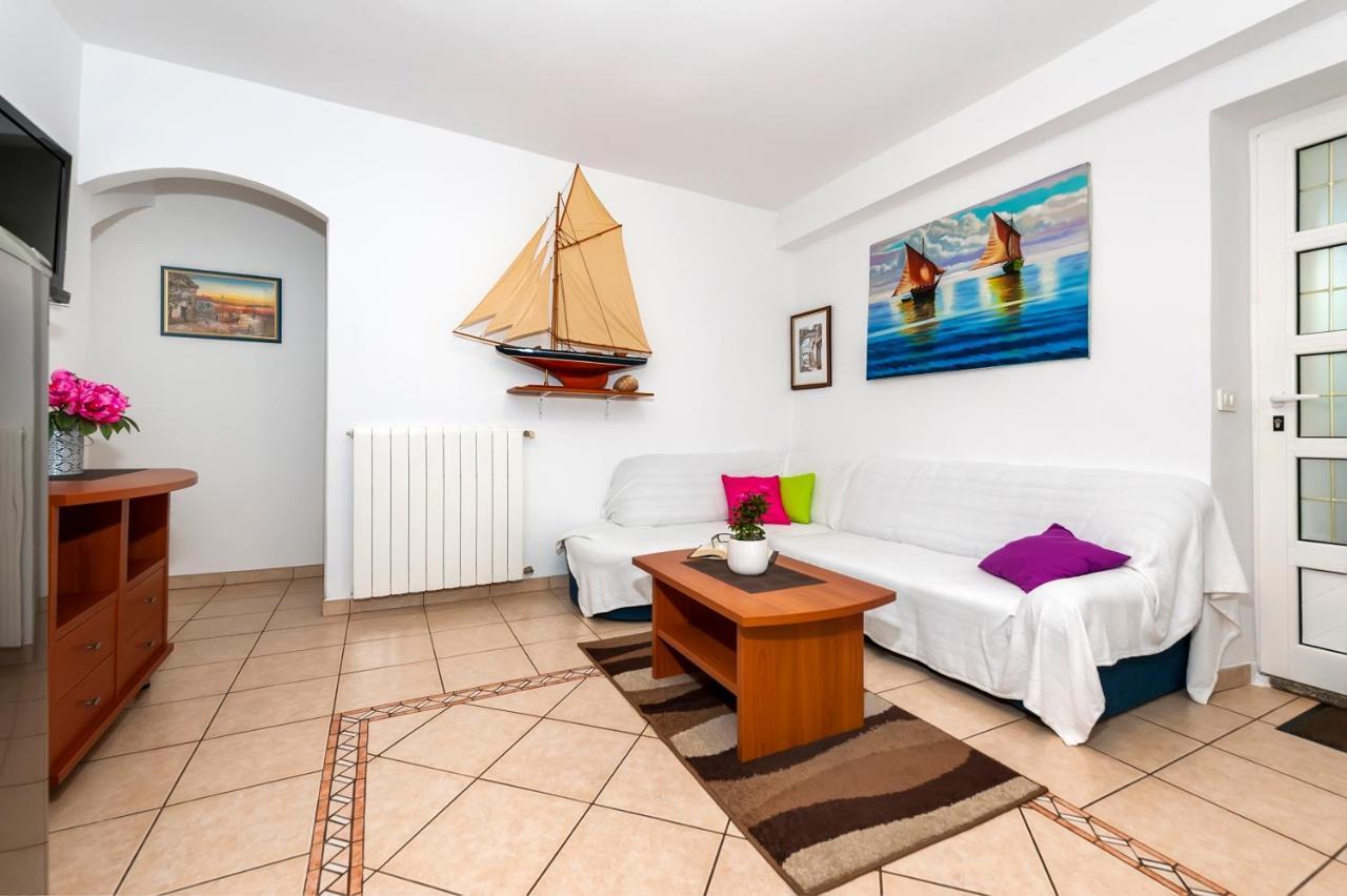 Apartment&Rooms Graciela Rovinj Buitenkant foto
